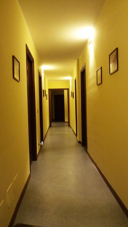 Cerrutihotel ヴェルチェッリ エクステリア 写真