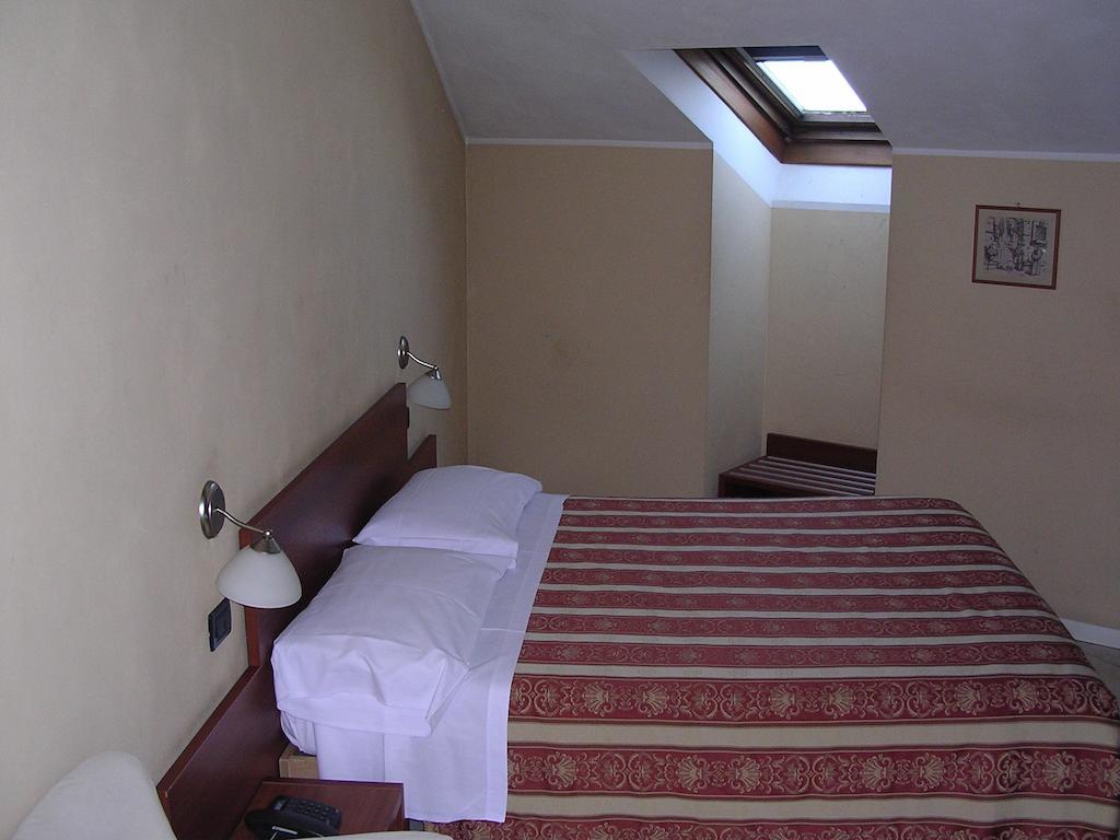 Cerrutihotel ヴェルチェッリ 部屋 写真
