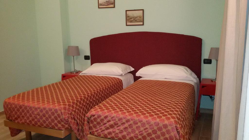 Cerrutihotel ヴェルチェッリ エクステリア 写真